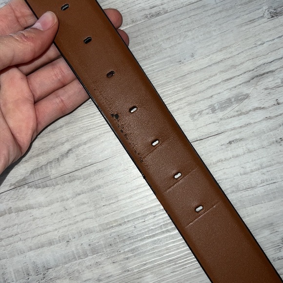 Michael Kors reversible belt!🤎🌻 - Picture 5 of 8